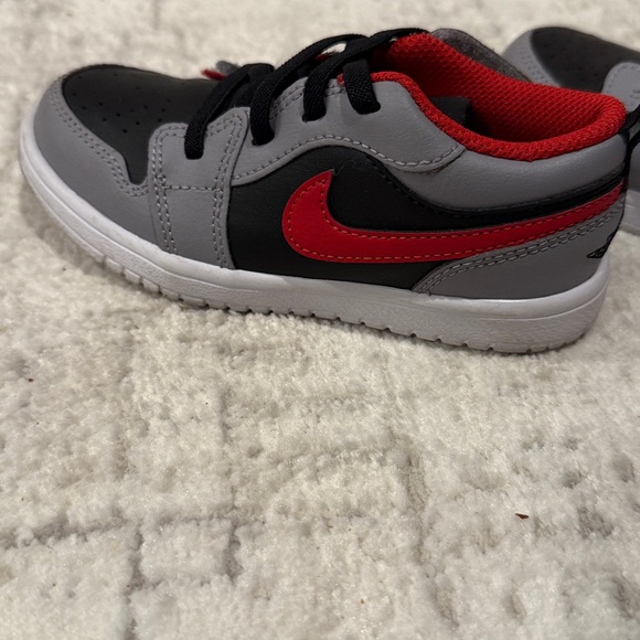 Jordan AJ 1 Low ALT (Toddler Size 10c) - Never Worn - Picture 9 of 9
